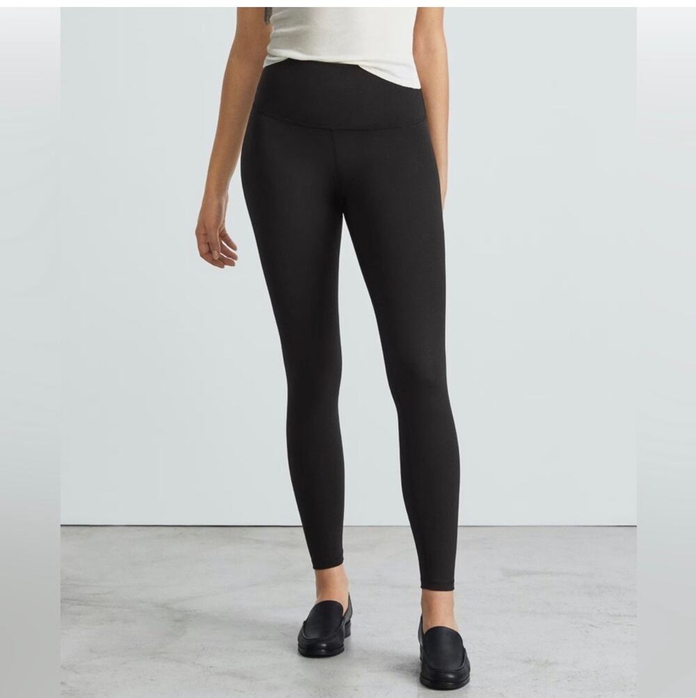 Everlane Perform Athletic Legging in Black Medium
